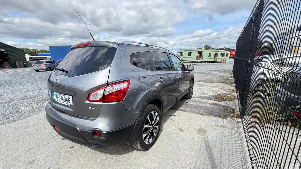 Nissan Qashqai Hatchback, Diesel, 2014, Grey