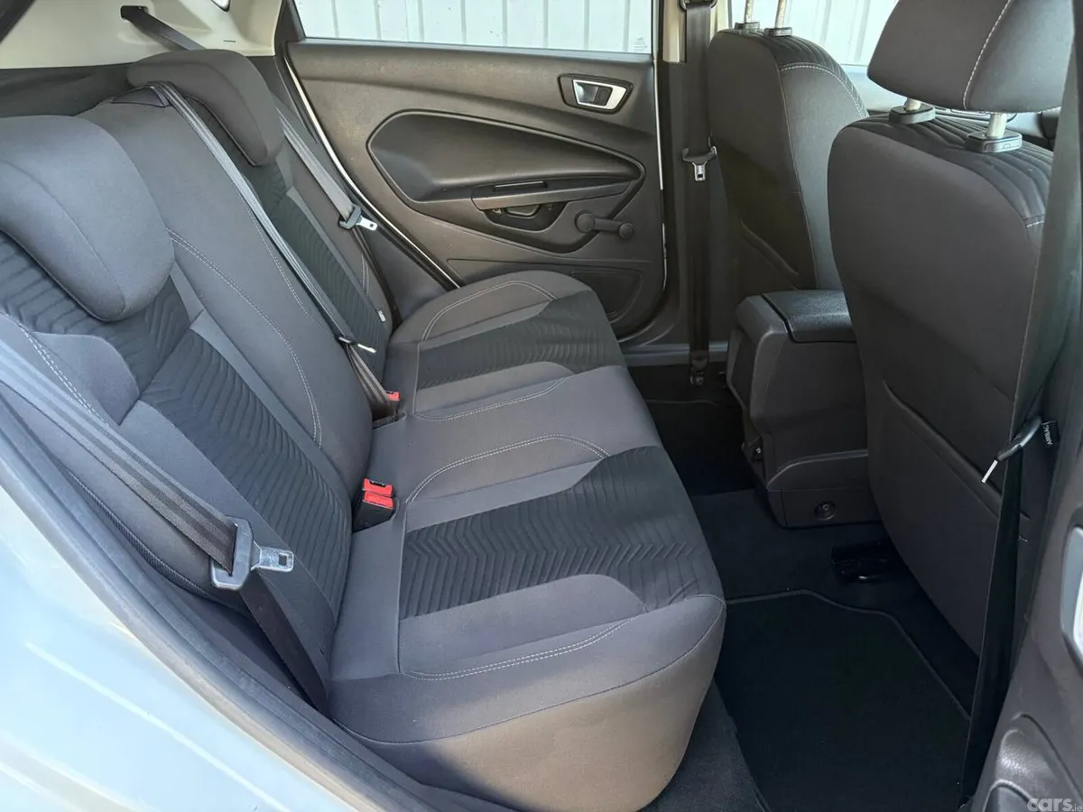 Ford Fiesta Hatchback, Petrol, 2014, White