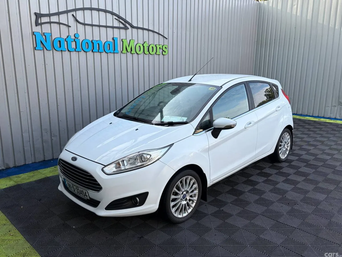 Ford Fiesta Hatchback, Petrol, 2014, White