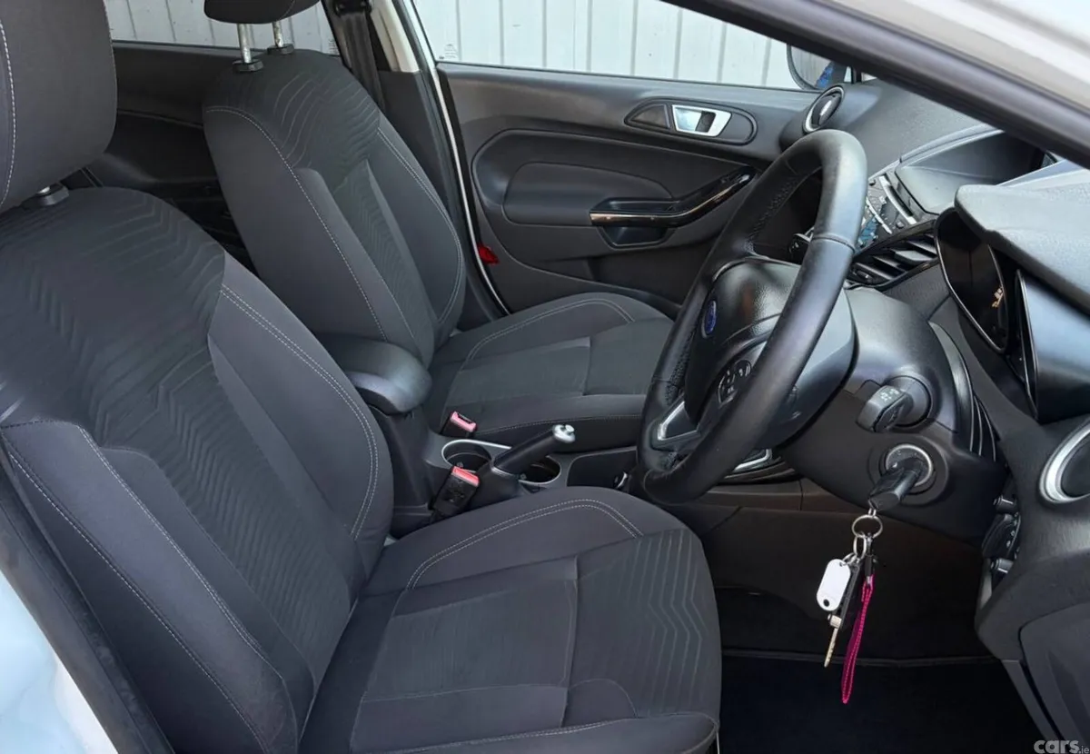 Ford Fiesta Hatchback, Petrol, 2014, White