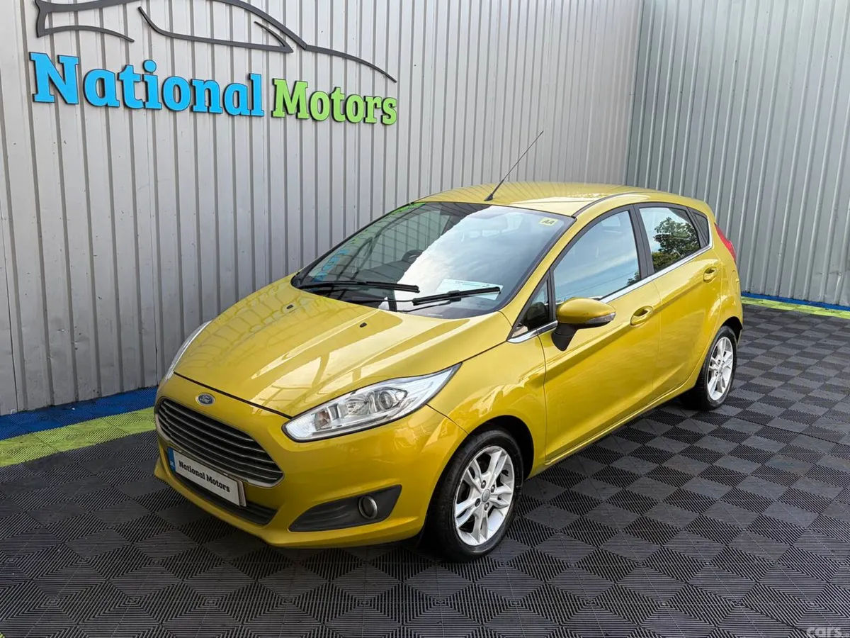 Ford Fiesta Hatchback, Petrol, 2015, Yellow