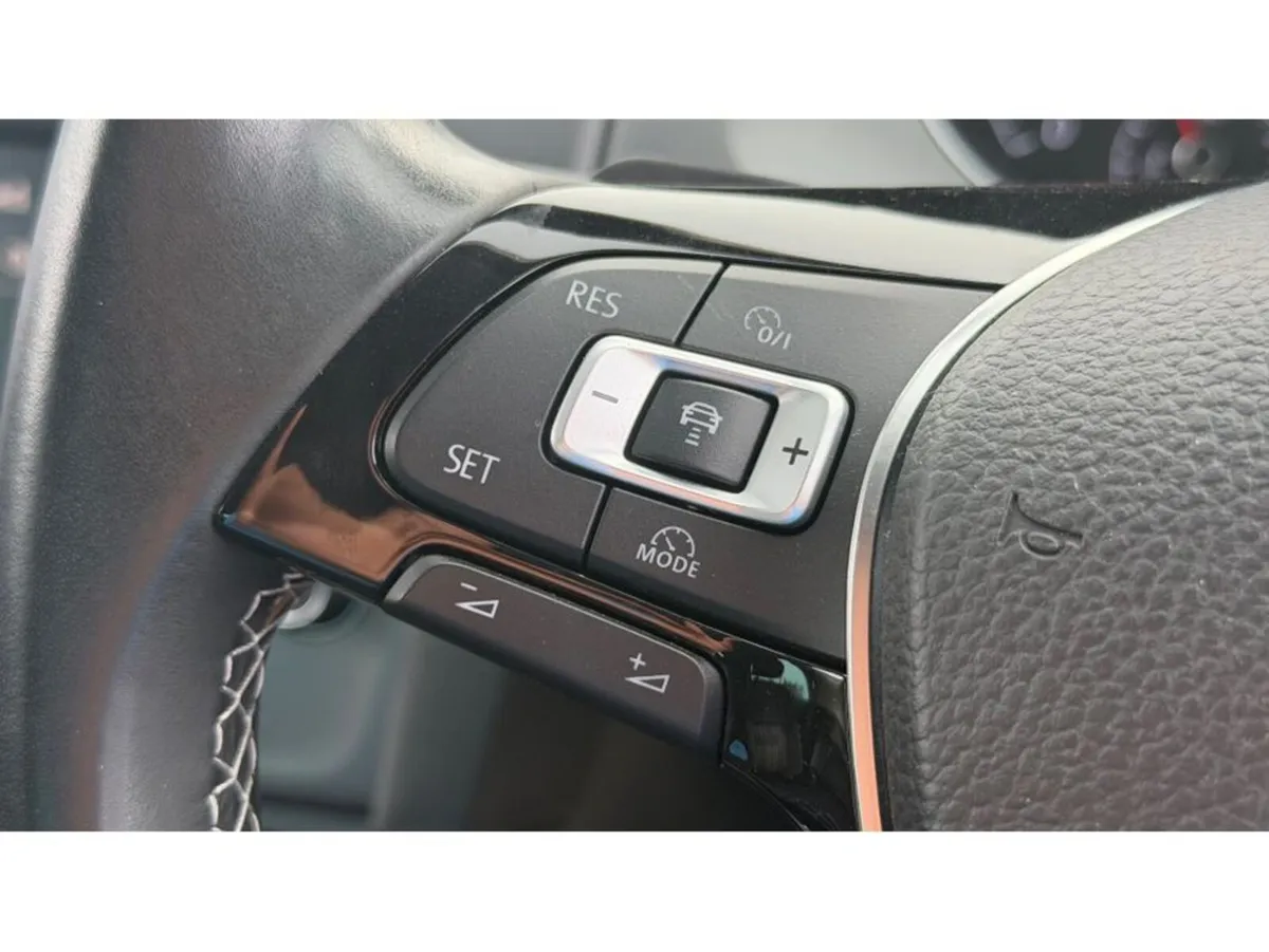 Volkswagen Golf Hatchback, Petrol, 2016, White