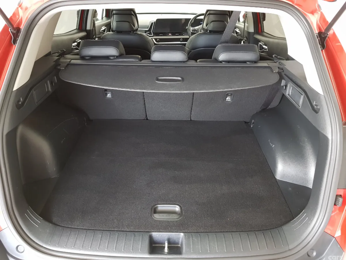 Kia Sportage MPV, Diesel, 2023, Red