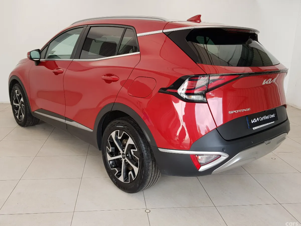 Kia Sportage MPV, Diesel, 2023, Red