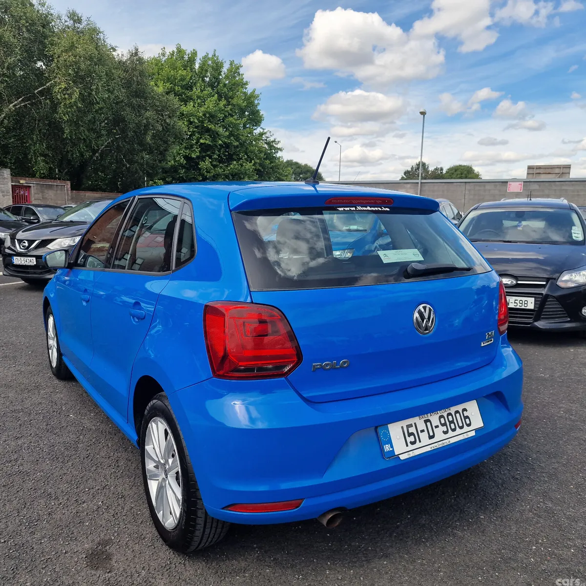 Volkswagen Polo Hatchback, Petrol, 2015, Blue