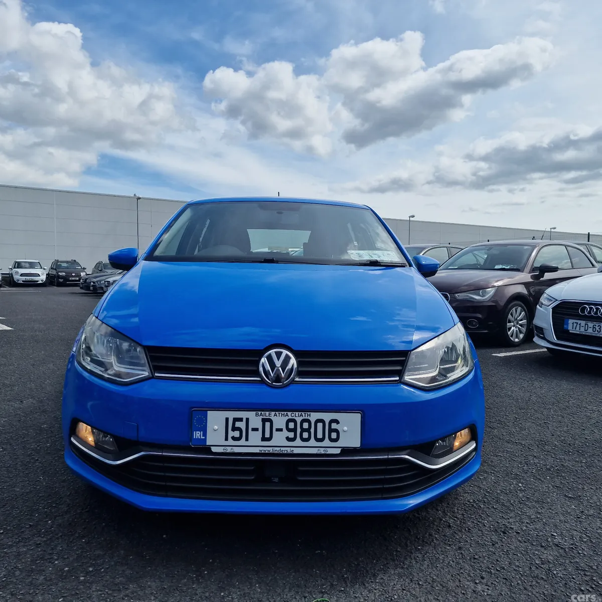 Volkswagen Polo Hatchback, Petrol, 2015, Blue