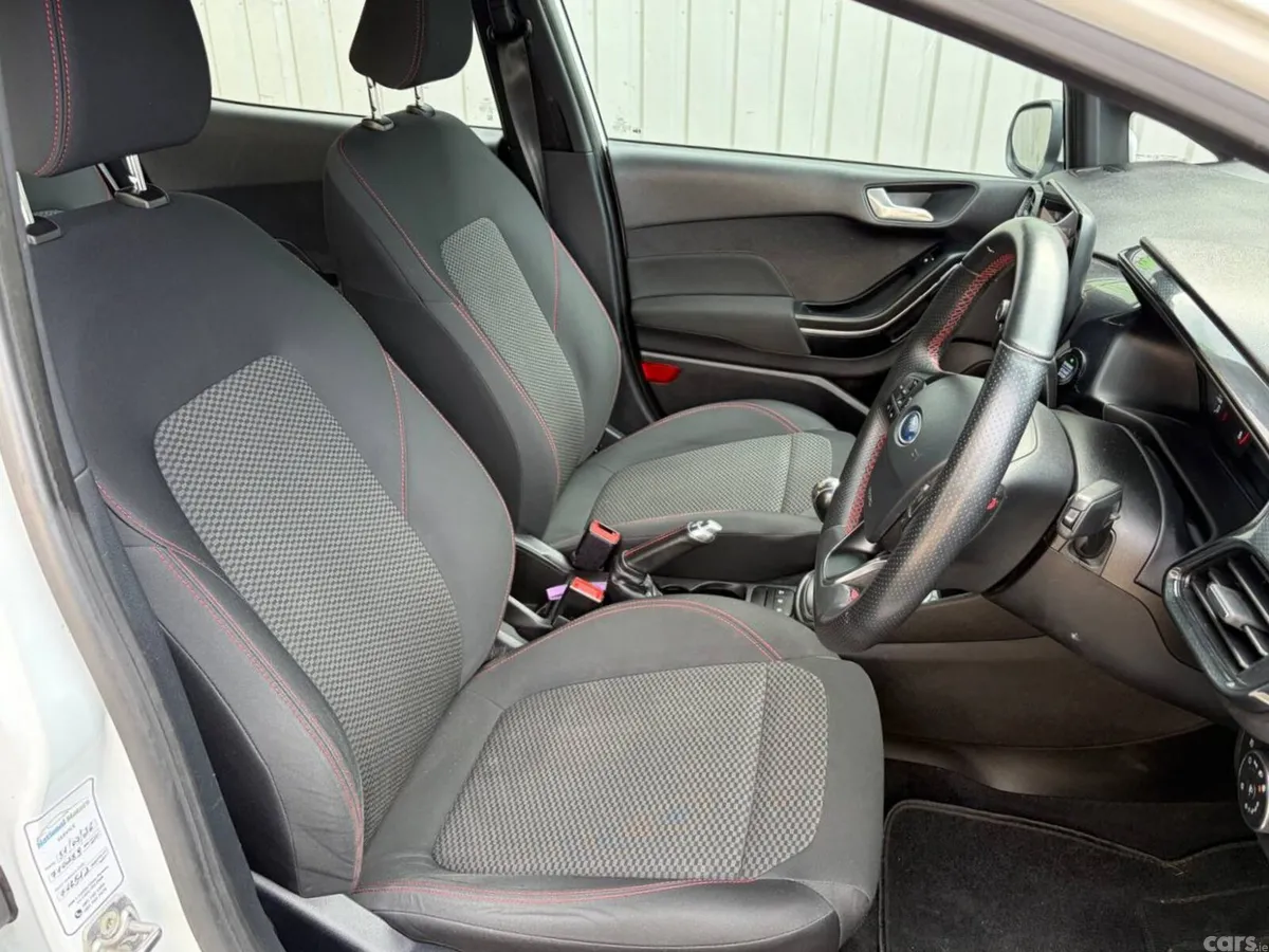 Ford Fiesta Hatchback, Petrol, 2019, White