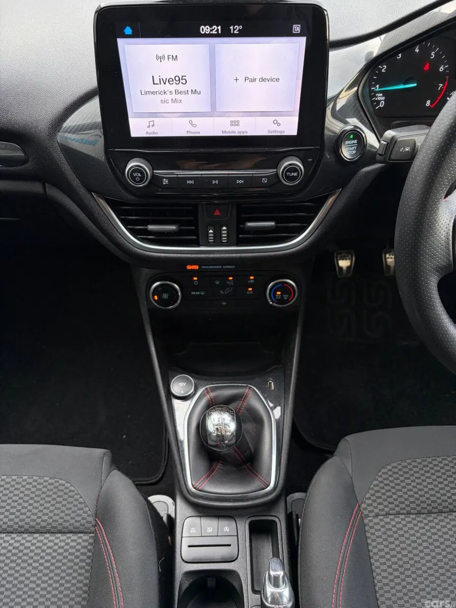 Ford Fiesta Hatchback, Petrol, 2019, White
