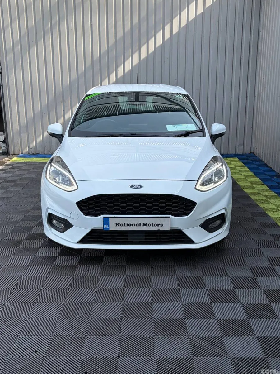 Ford Fiesta Hatchback, Petrol, 2019, White