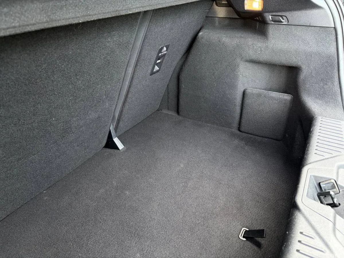 Ford Fiesta Hatchback, Petrol, 2019, White