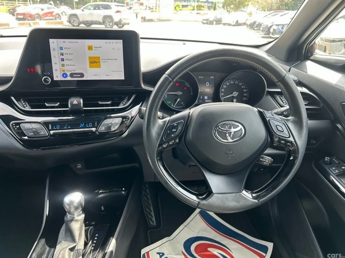 Toyota C-HR SUV, Petrol Hybrid, 2023, Silver