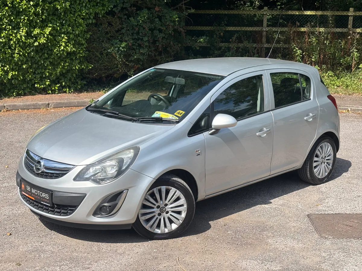 Opel Corsa Hatchback, Petrol, 2014, Silver