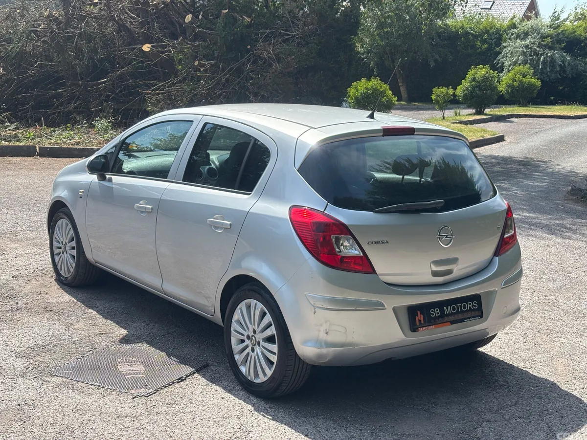 Opel Corsa Hatchback, Petrol, 2014, Silver