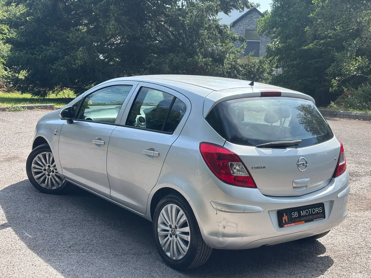 Opel Corsa Hatchback, Petrol, 2014, Silver