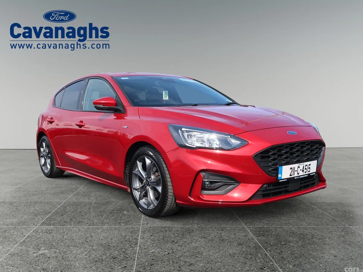Ford Focus Hatchback, Petrol Hybrid, 2021, Red