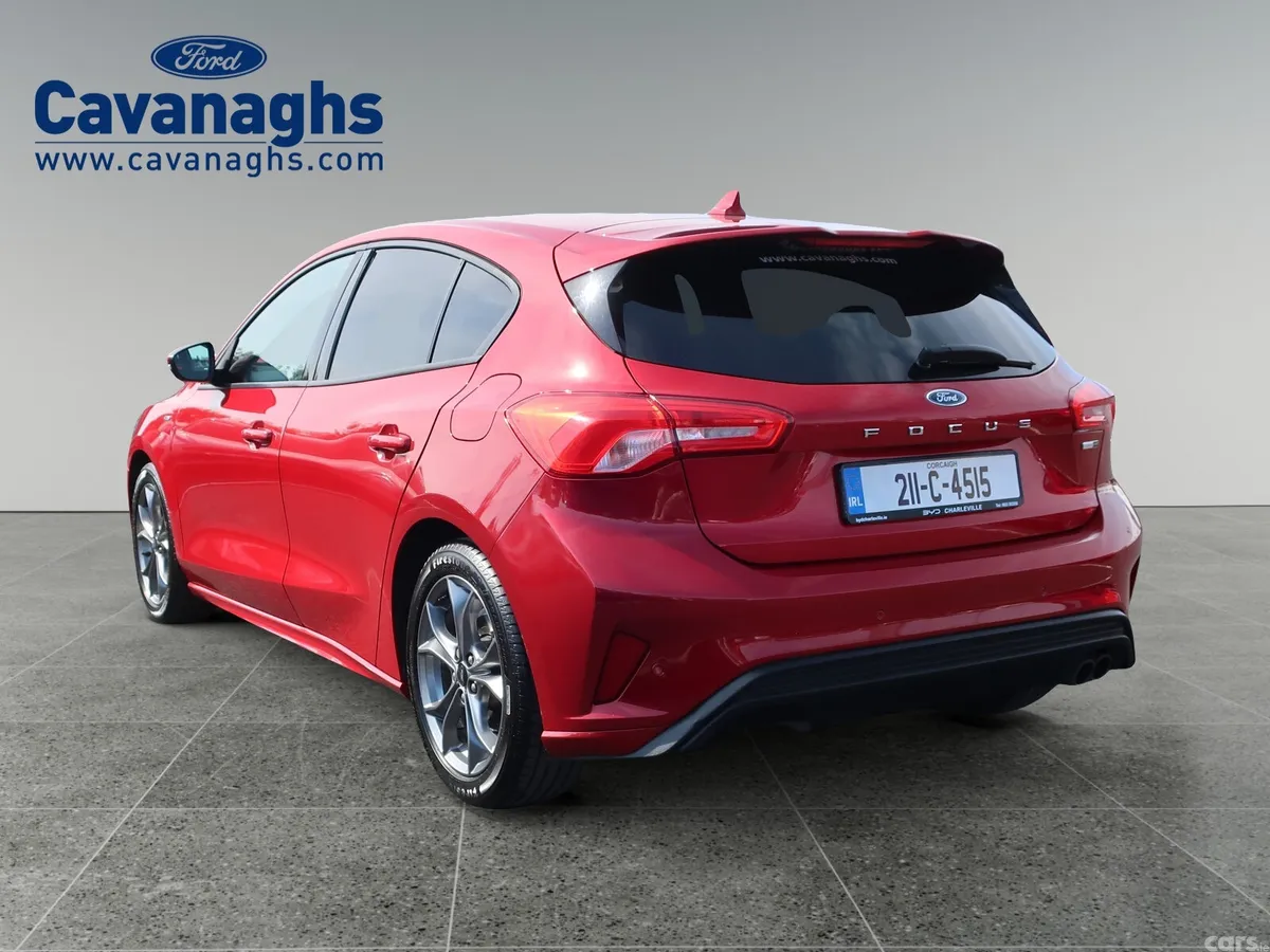 Ford Focus Hatchback, Petrol Hybrid, 2021, Red