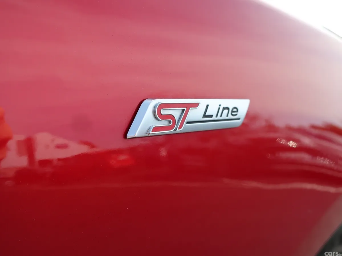 Ford Focus Hatchback, Petrol Hybrid, 2021, Red