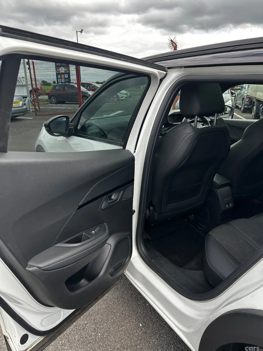 Peugeot 2008 SUV, Electric, 2020, White