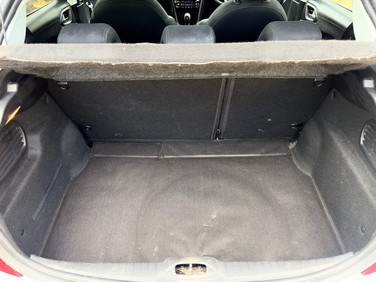 Peugeot 208 Hatchback, Diesel, 2015, Grey