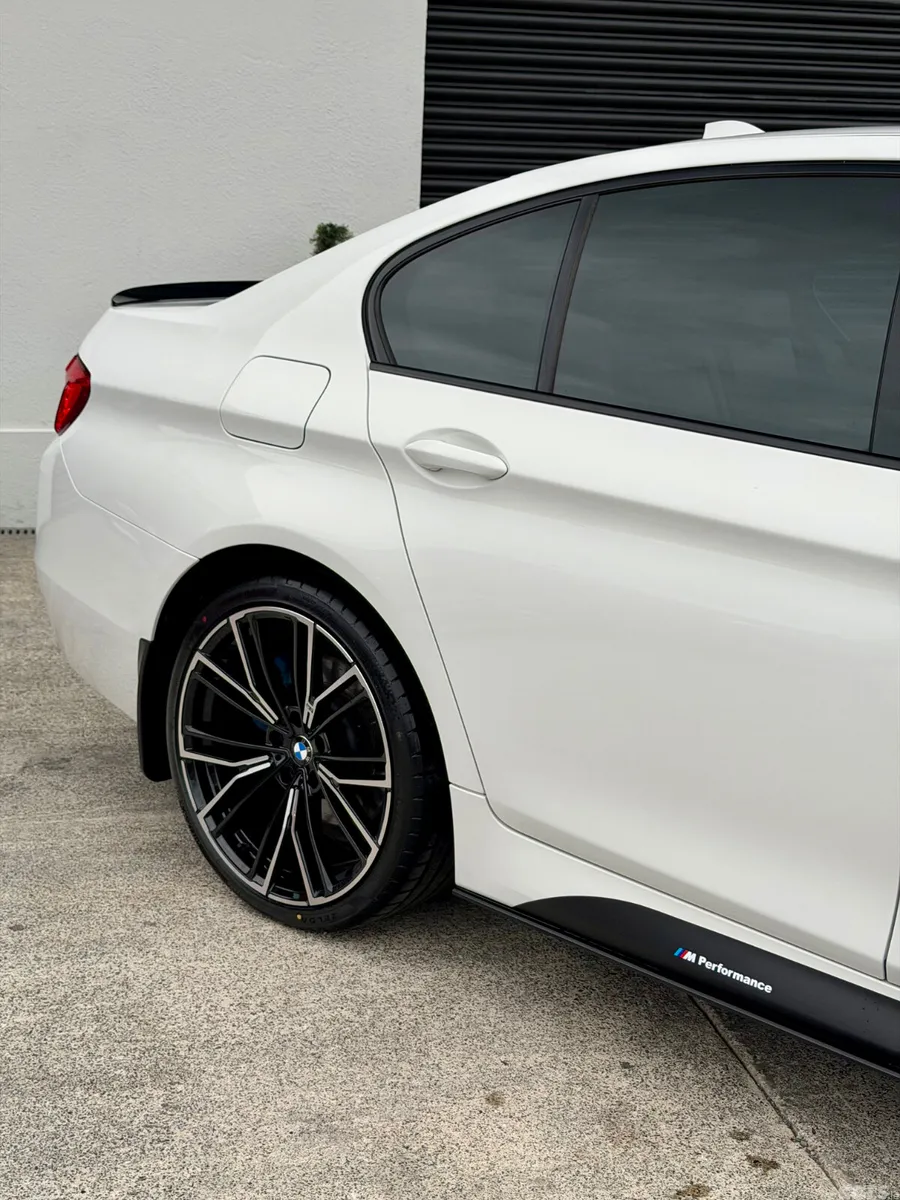BMW 5-Series Saloon, Diesel, 2016, White