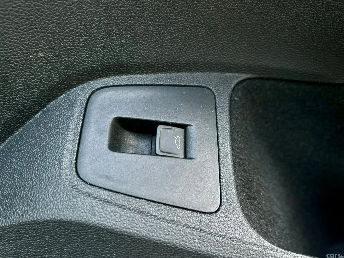 Volkswagen Tiguan SUV, Petrol, 2018, Blue