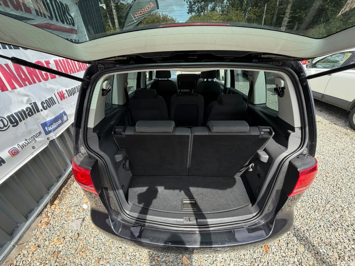 Volkswagen Touran MPV, Diesel, 2015, Black