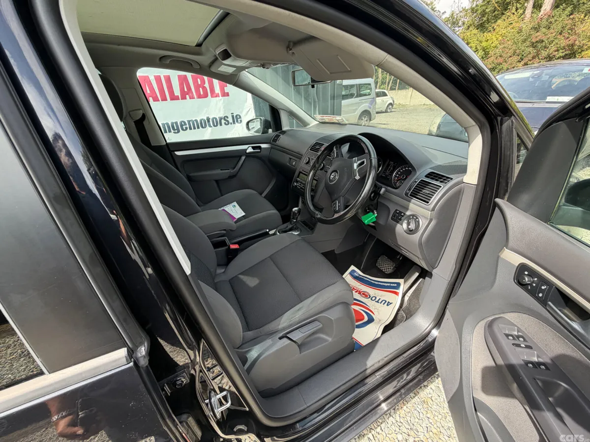 Volkswagen Touran MPV, Diesel, 2015, Black