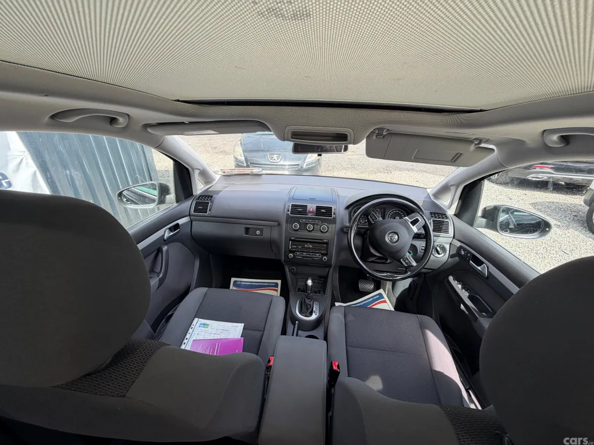 Volkswagen Touran MPV, Diesel, 2015, Black