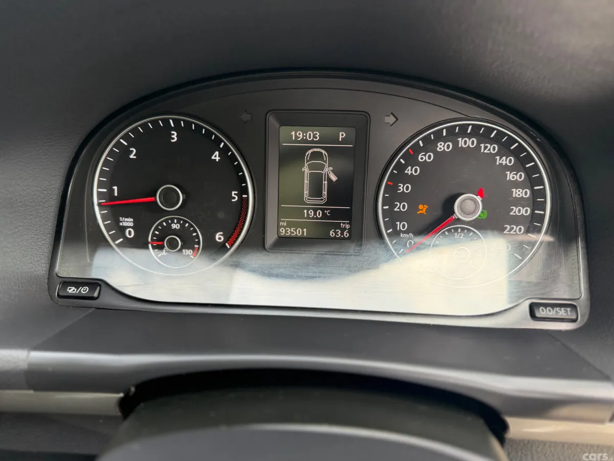 Volkswagen Touran MPV, Diesel, 2015, Black