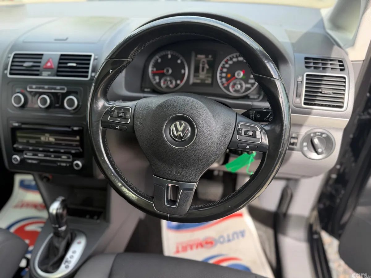 Volkswagen Touran MPV, Diesel, 2015, Black