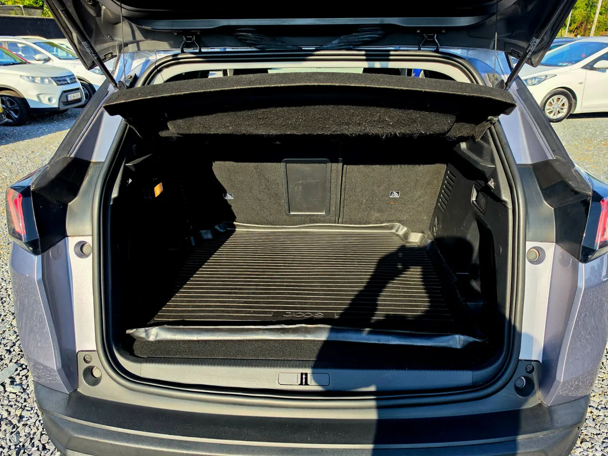Peugeot 3008 MPV, Diesel, 2021, Grey
