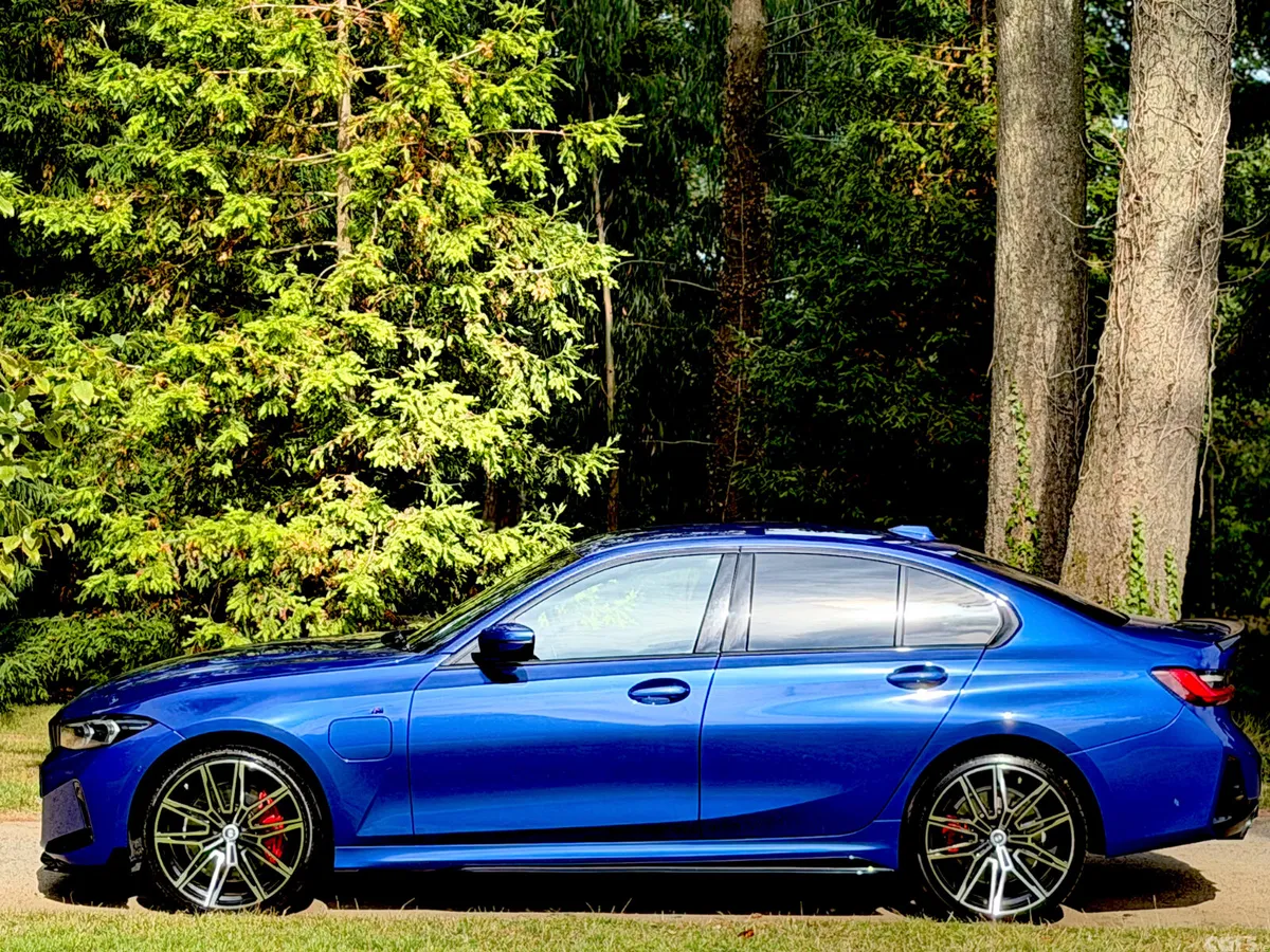BMW 3-Series Saloon, Petrol Plug-in Hybrid, 2024, Blue