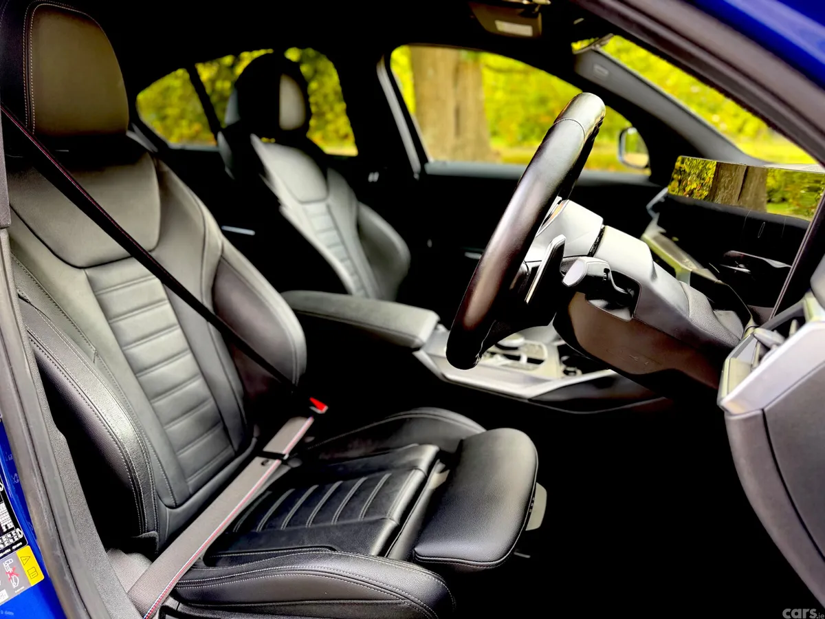 BMW 3-Series Saloon, Petrol Plug-in Hybrid, 2024, Blue