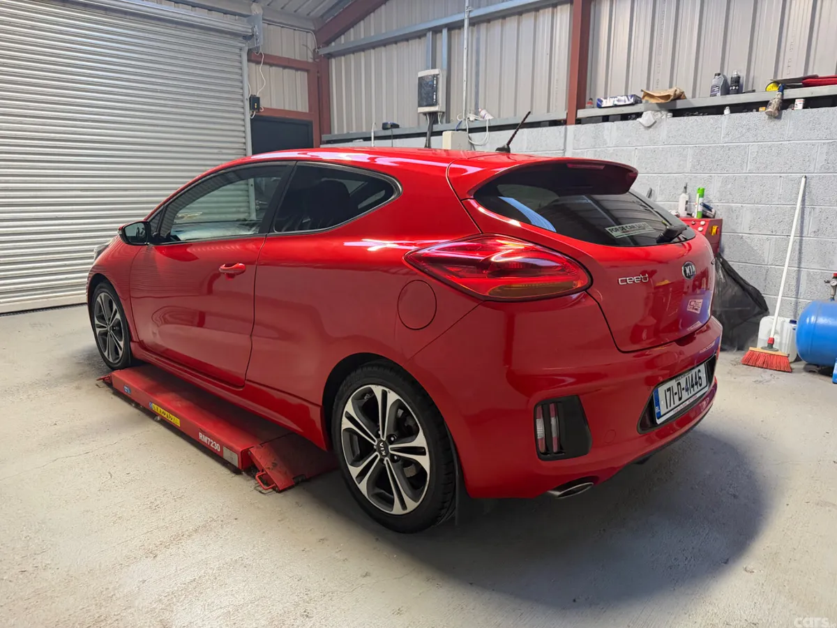Kia Ceed Hatchback, Diesel, 2017, Red