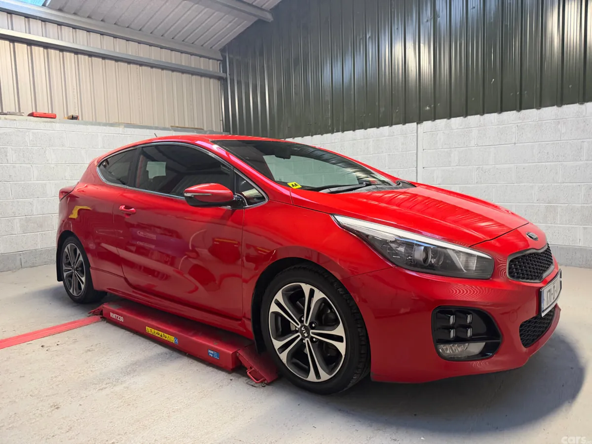 Kia Ceed Hatchback, Diesel, 2017, Red