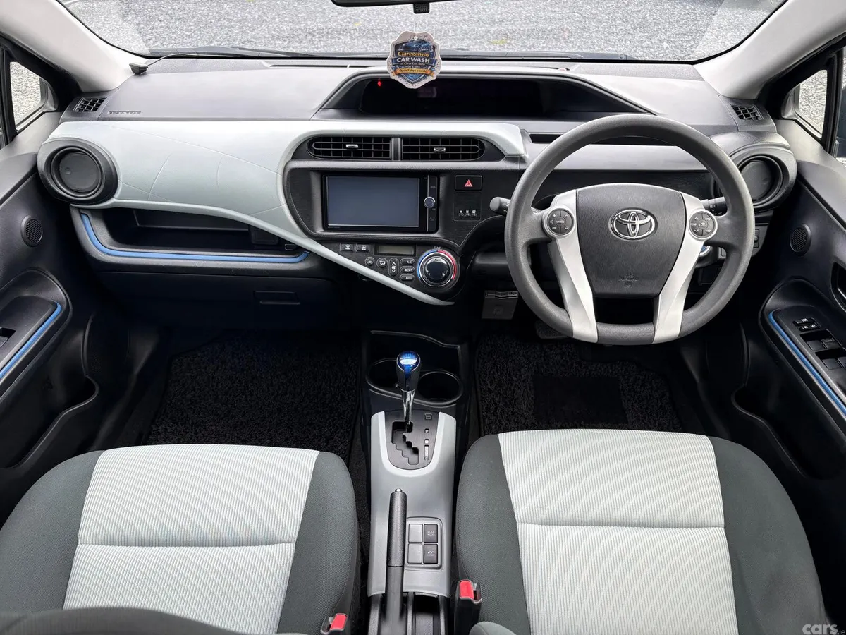 Toyota Aqua Hatchback, Petrol Hybrid, 2014, Black