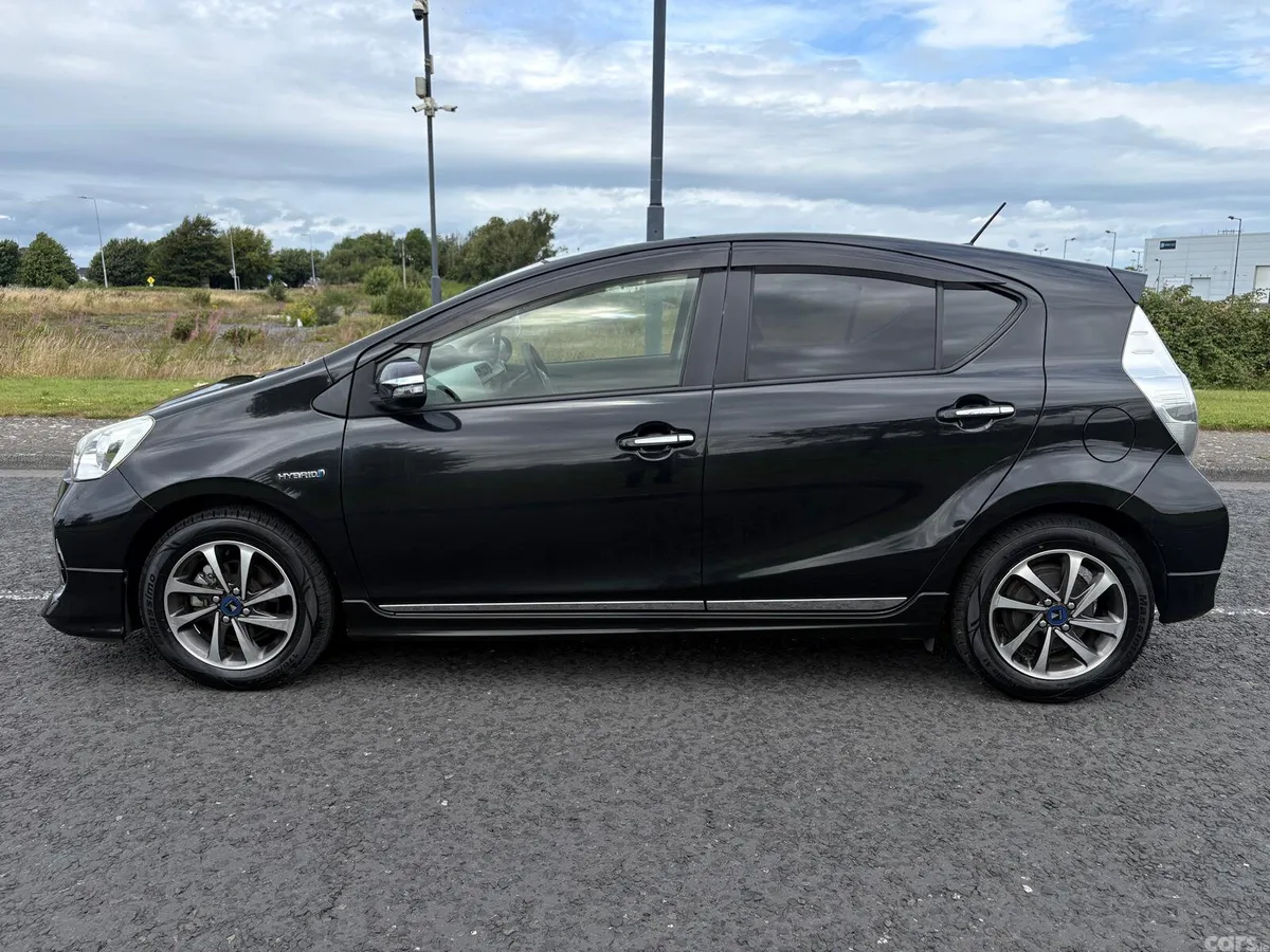 Toyota Aqua Hatchback, Petrol Hybrid, 2014, Black