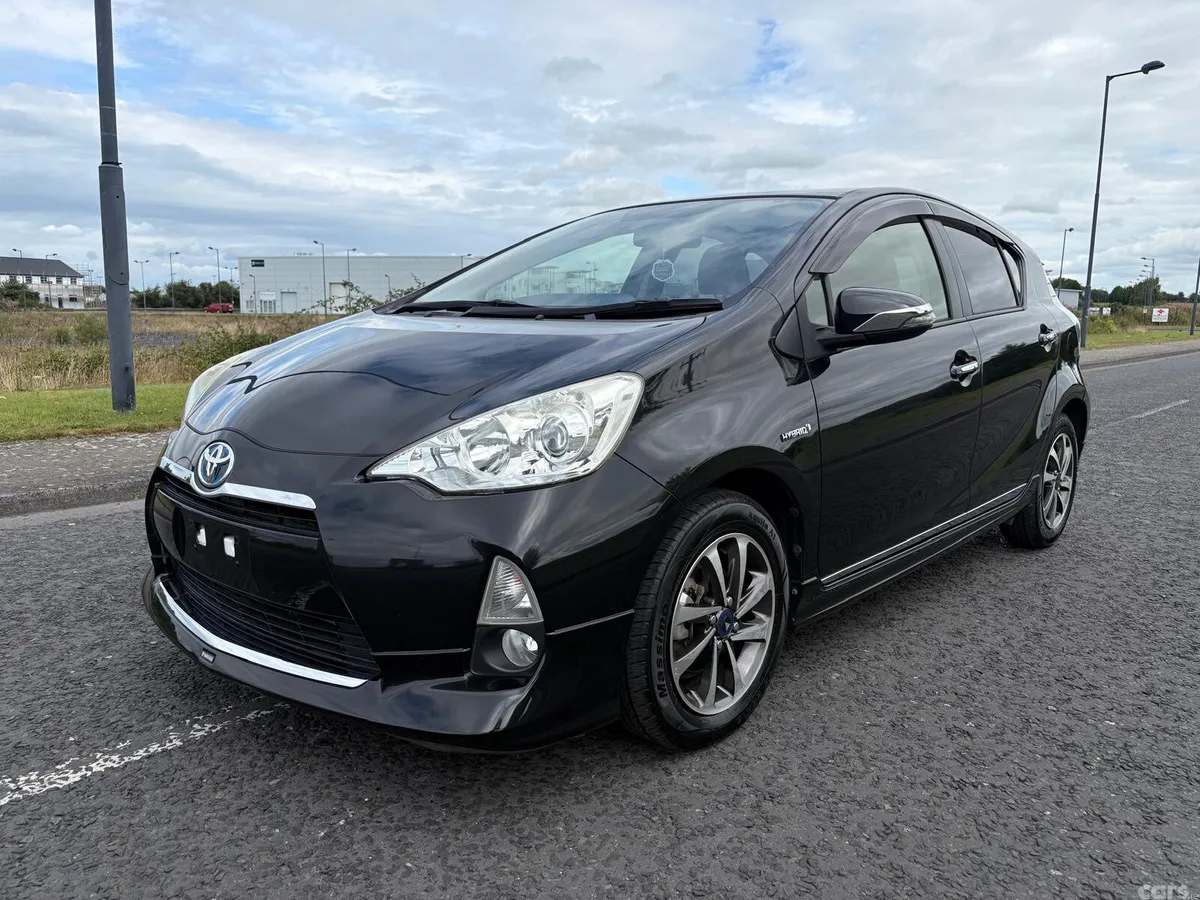Toyota Aqua Hatchback, Petrol Hybrid, 2014, Black