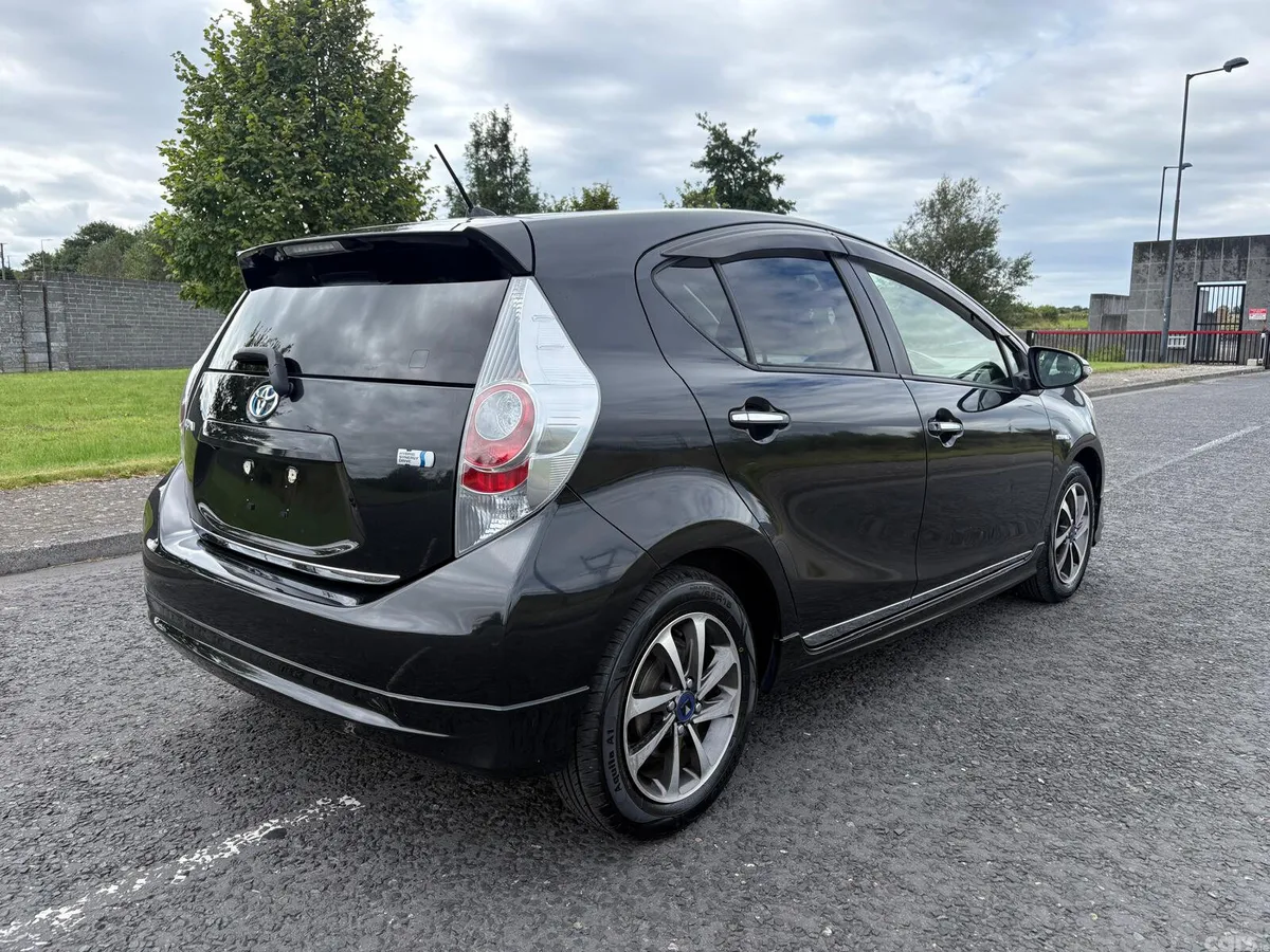 Toyota Aqua Hatchback, Petrol Hybrid, 2014, Black