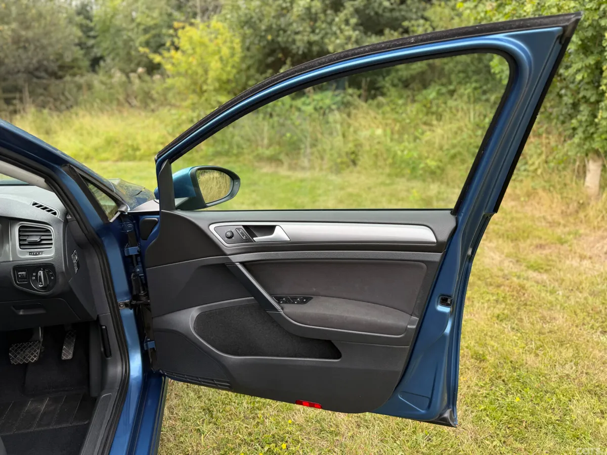 Volkswagen Golf Hatchback, Petrol, 2015, Blue