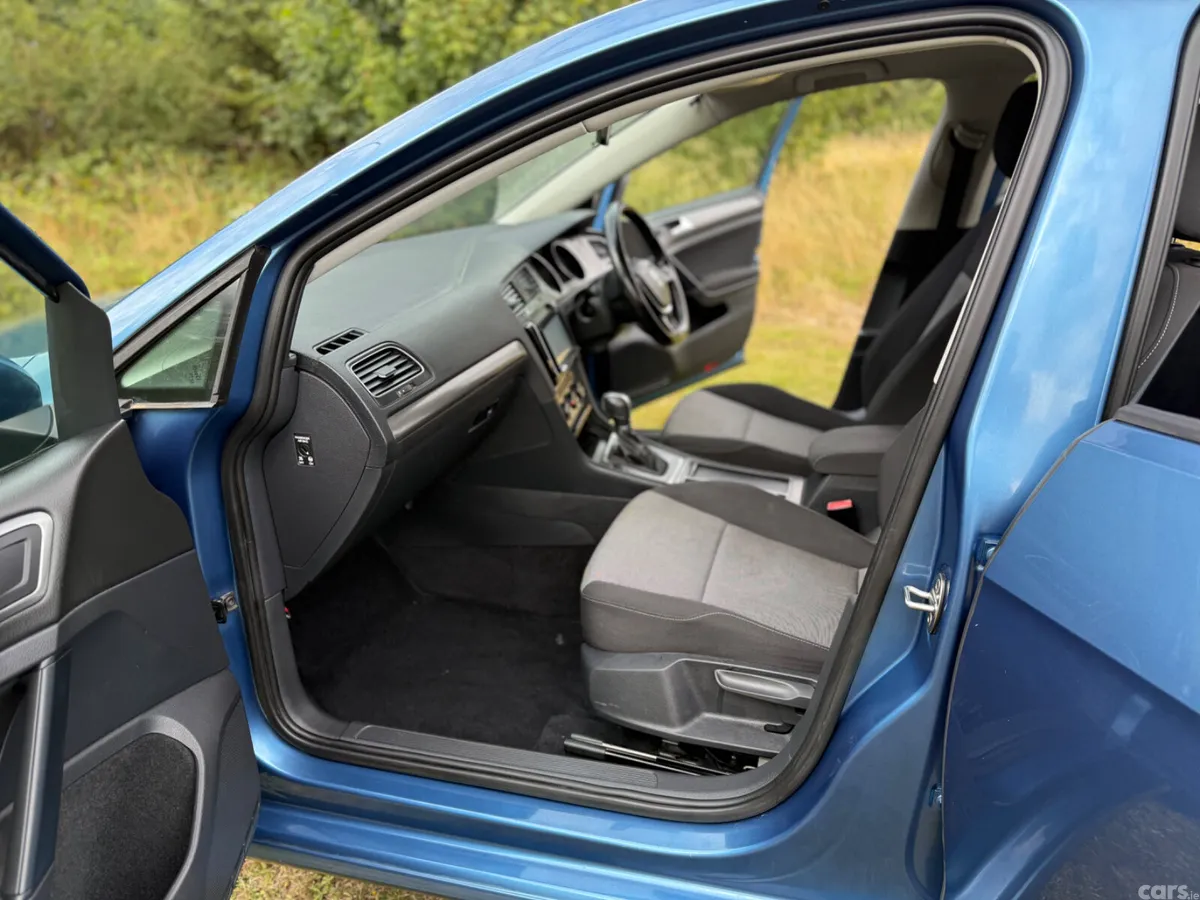 Volkswagen Golf Hatchback, Petrol, 2015, Blue