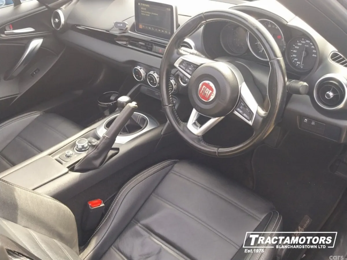 Fiat 124 Spider Convertible, Petrol, 2017, Blue