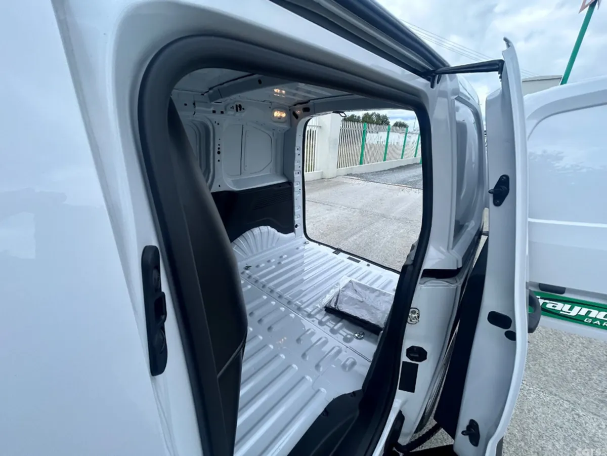 Opel Combo Van, Diesel, 2026, White