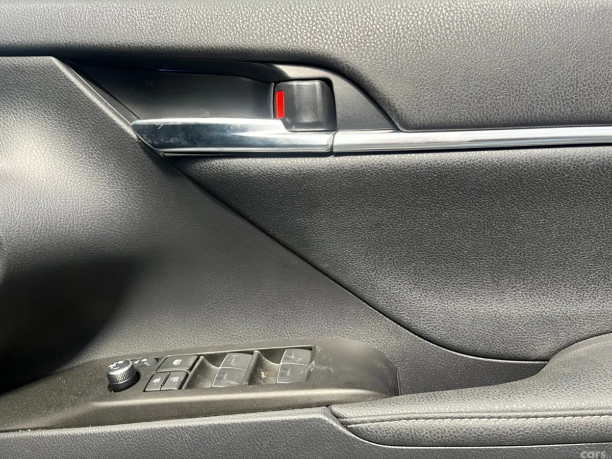 Toyota Camry Saloon, Petrol, 2023, White