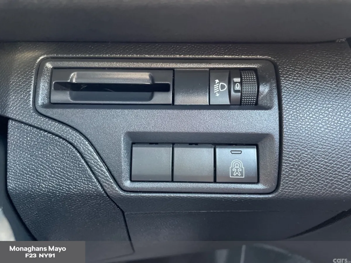 Peugeot 3008 MPV, Diesel, 2019, Black