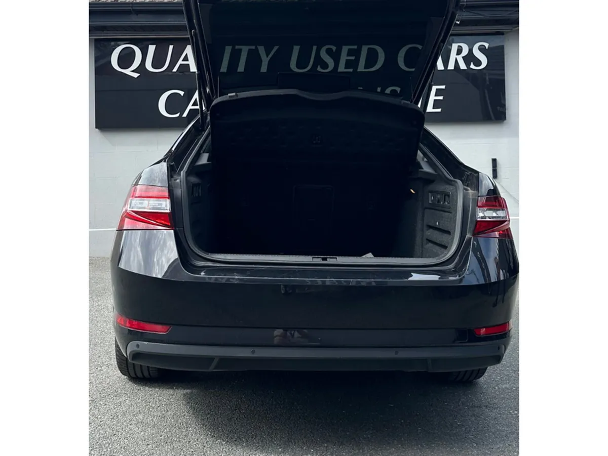 Skoda Superb Hatchback, Diesel, 2016, Black