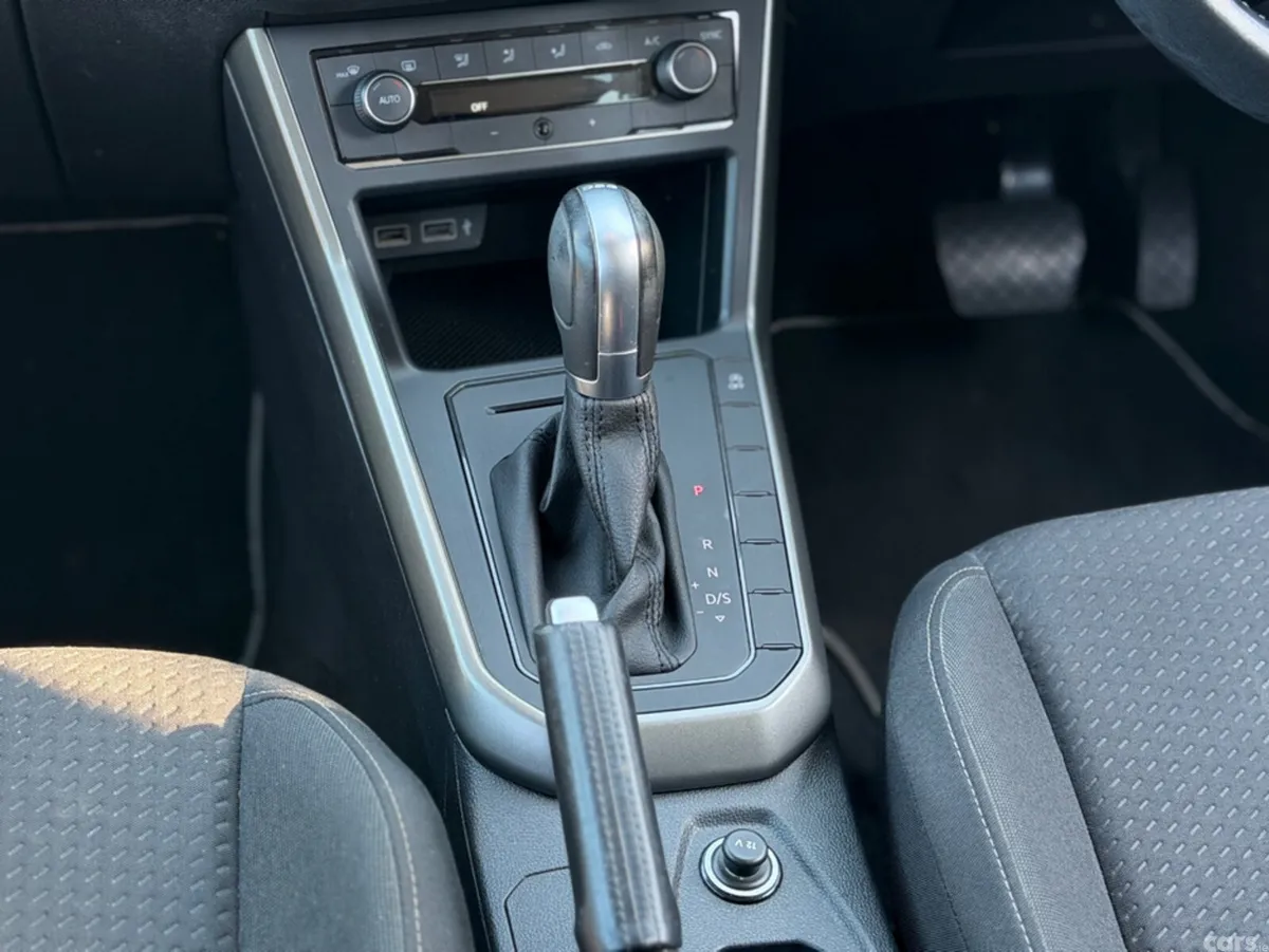 Volkswagen Polo Hatchback, Petrol, 2018, Silver
