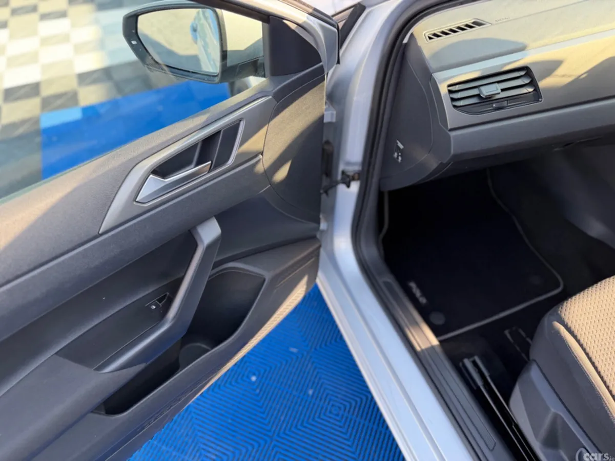 Volkswagen Polo Hatchback, Petrol, 2018, Silver