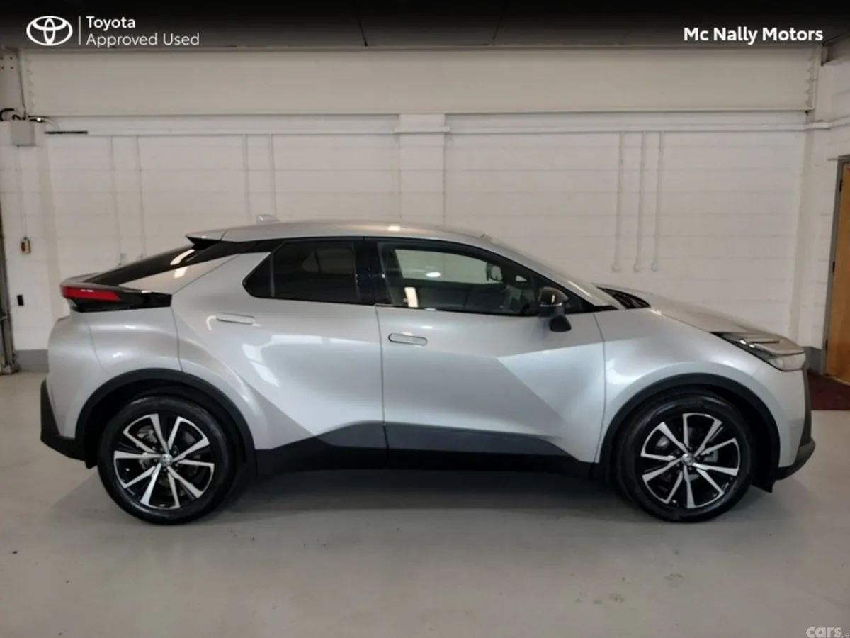 Toyota C-HR SUV, Petrol Hybrid, 2025, Silver