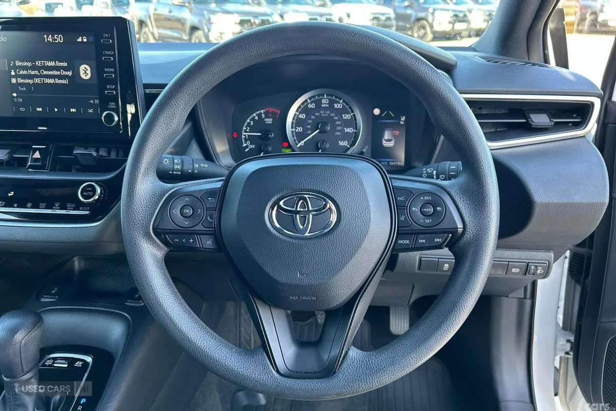 Toyota Corolla MPV, Petrol Hybrid, 2023, White